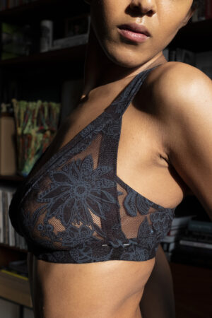 top V9 pizzo BLACK